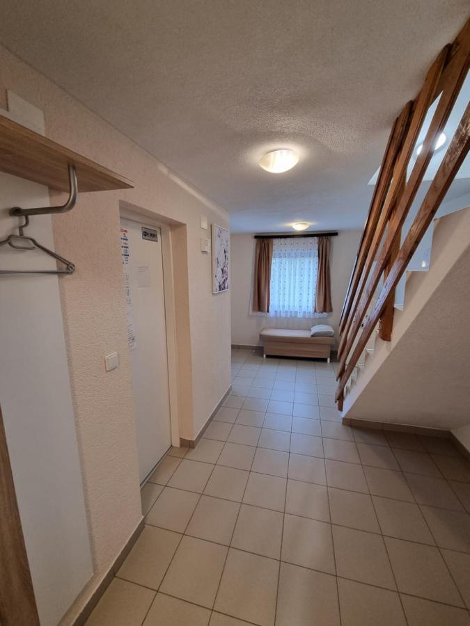 Apartments Luka Rakovica Bagian luar foto