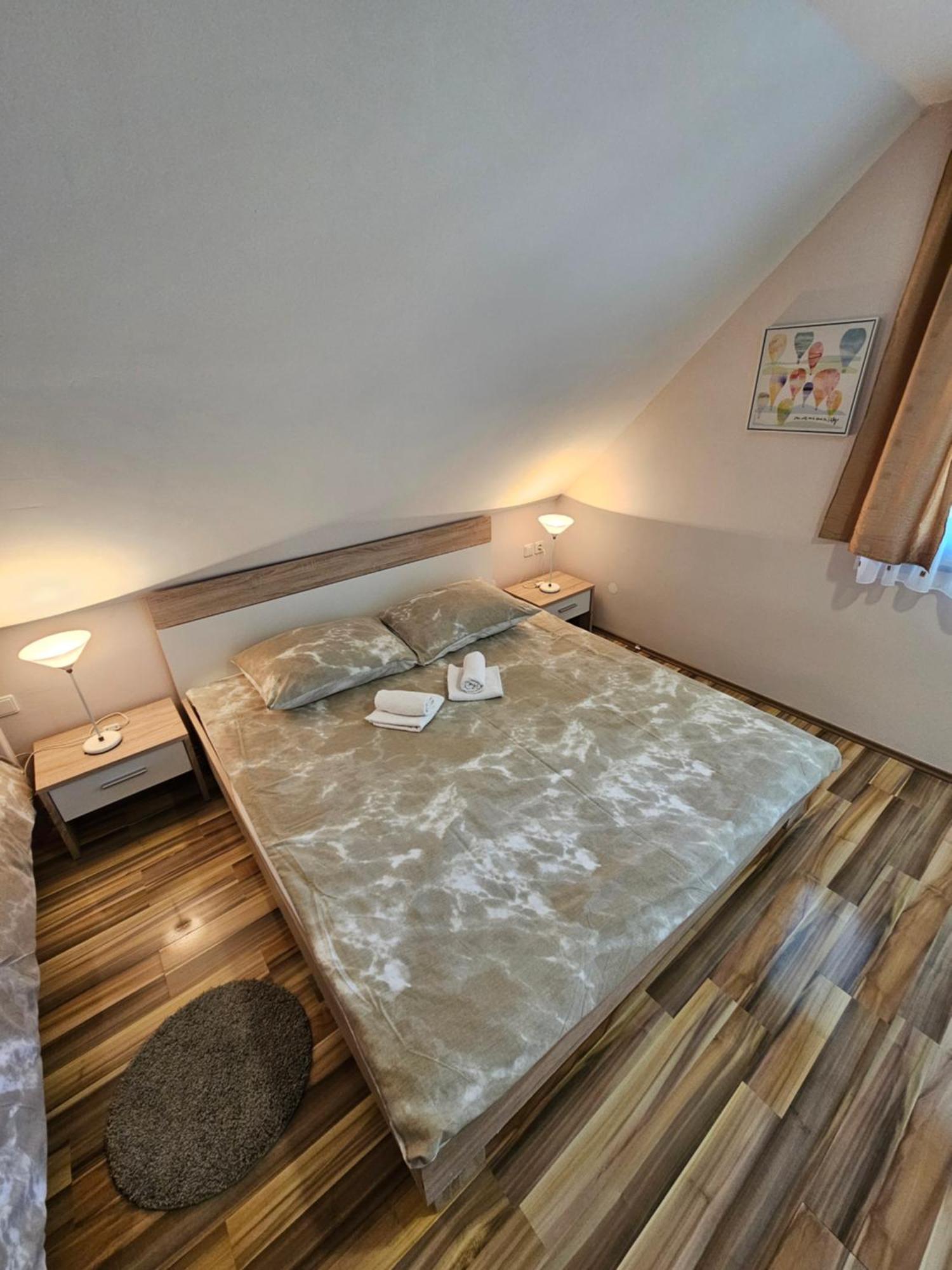 Apartments Luka Rakovica Bagian luar foto