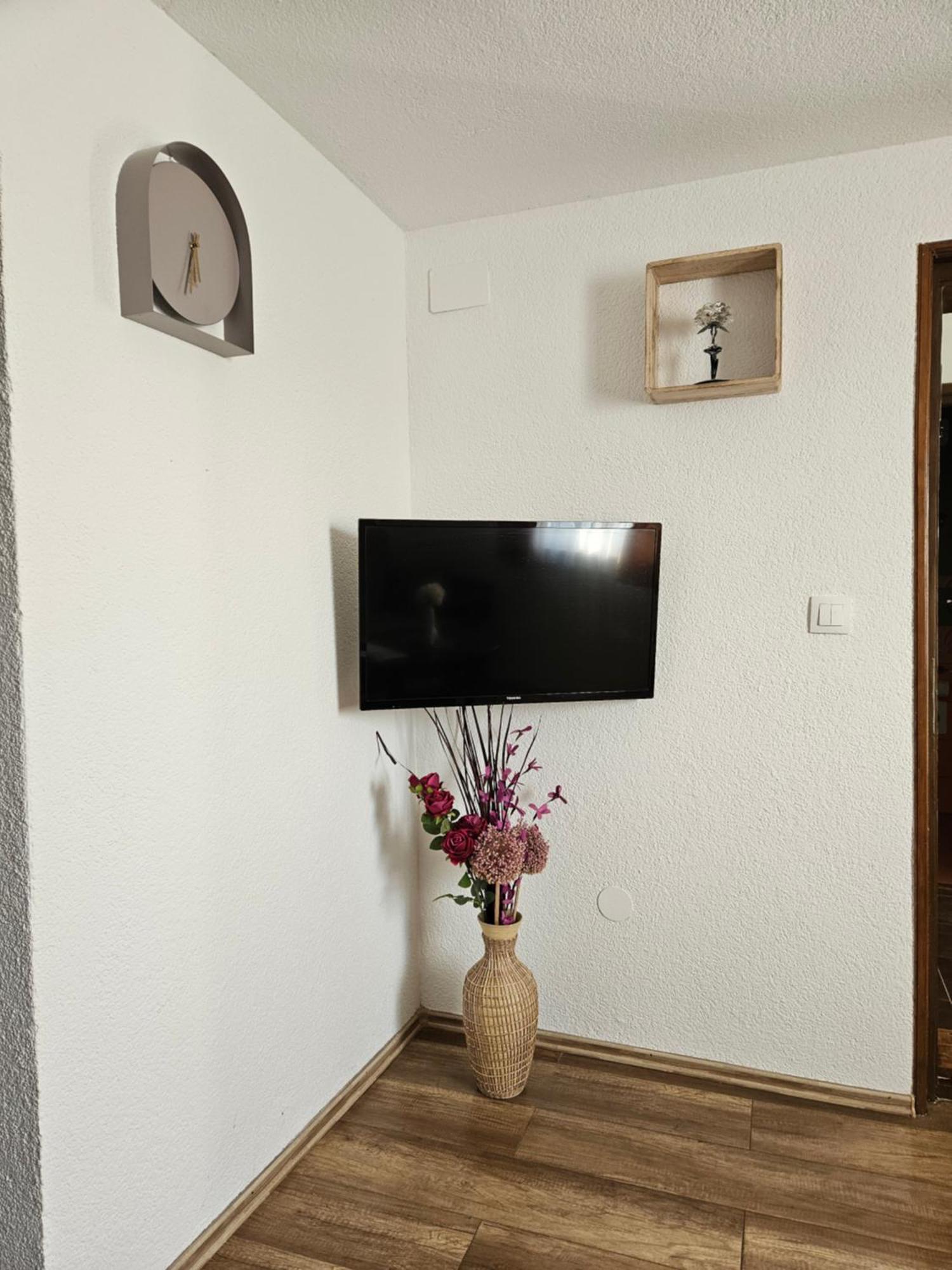 Apartments Luka Rakovica Bagian luar foto