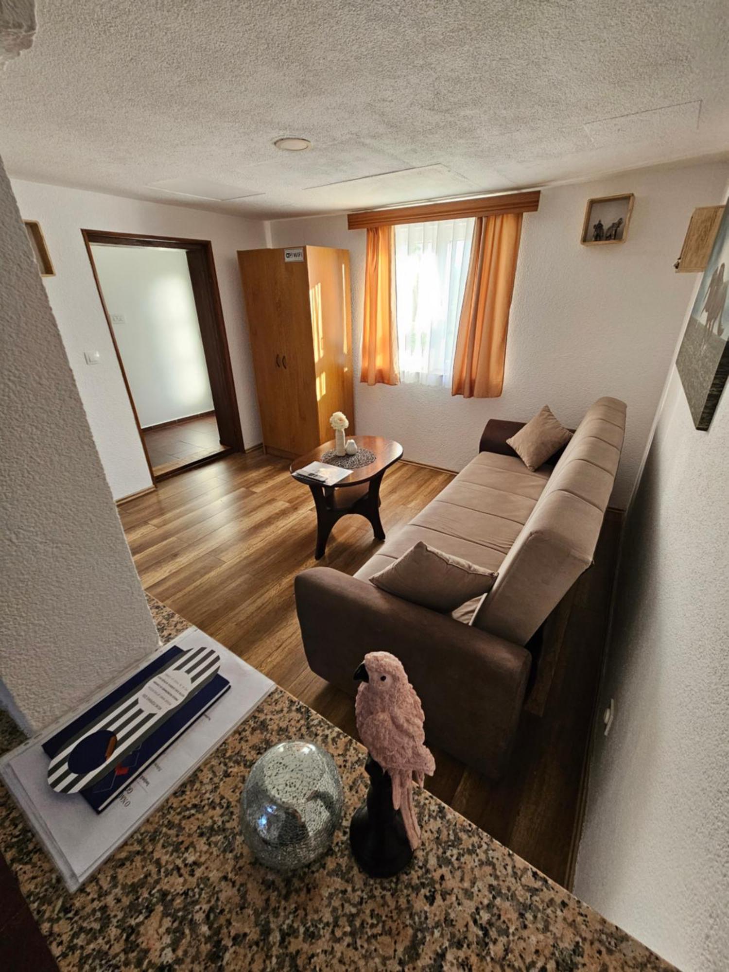 Apartments Luka Rakovica Bagian luar foto
